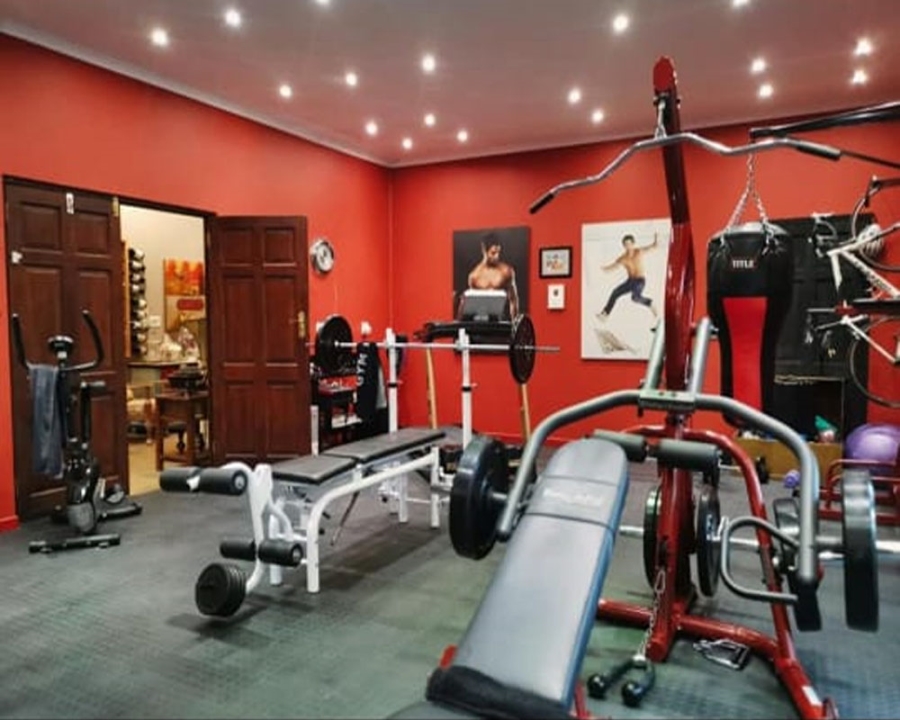 10 Bedroom Property for Sale in Hoekwil Western Cape